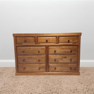 Cómoda Victoria 9 Cajones- Color Nogal